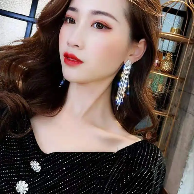 2023 New Fashion Trend Unique Design Elegant Delicate Light Luxury Pearl Leaf Tassel Earrings Women Jewelry Party Premium Gifts