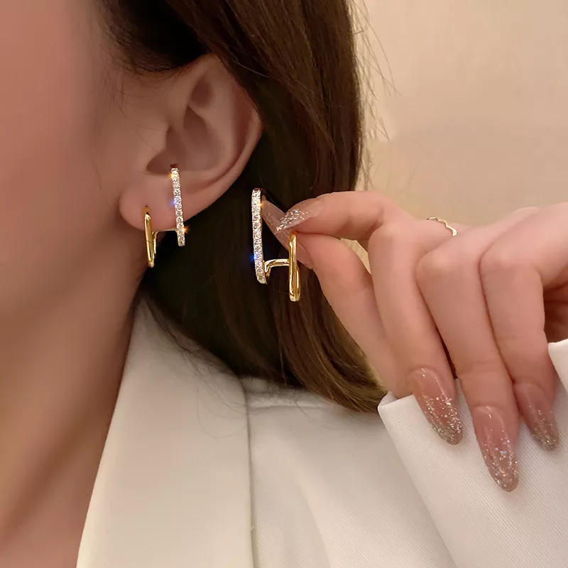 LATS 2022 New Design Irregular U-shaped Gold Color Earrings for Woman Korean Crystal Fashion Jewelry Unusual Accessories Girls