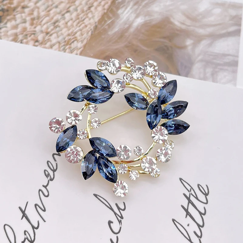 Brooch New Fashion Ladies Alloy Pearl Exquisite Flower Pin Ladies Pin Hot Sale Beautiful Brooch