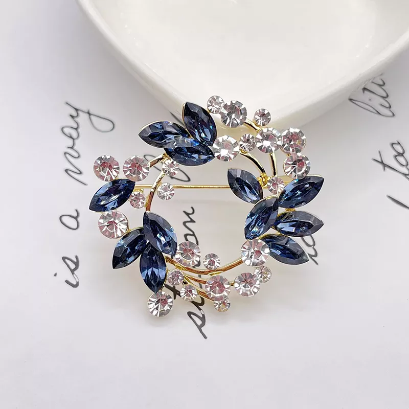 Brooch New Fashion Ladies Alloy Pearl Exquisite Flower Pin Ladies Pin Hot Sale Beautiful Brooch